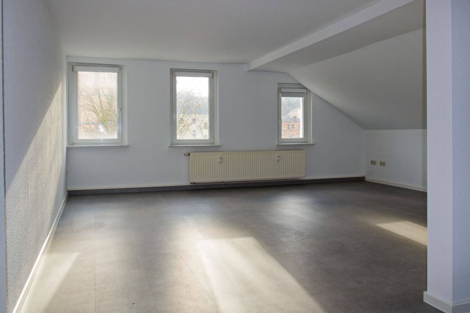 Großzügige Dreiraumwohnung in der Greizer Neustadt, 7973 Greiz