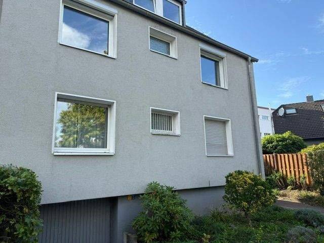 Attraktive 2,5-Zimmer-DG-Wohnung in einer TOP-Lage von Essen-Bredeney, 45133 Essen (Bredeney Rüttenscheid Schuir Stadtwald)