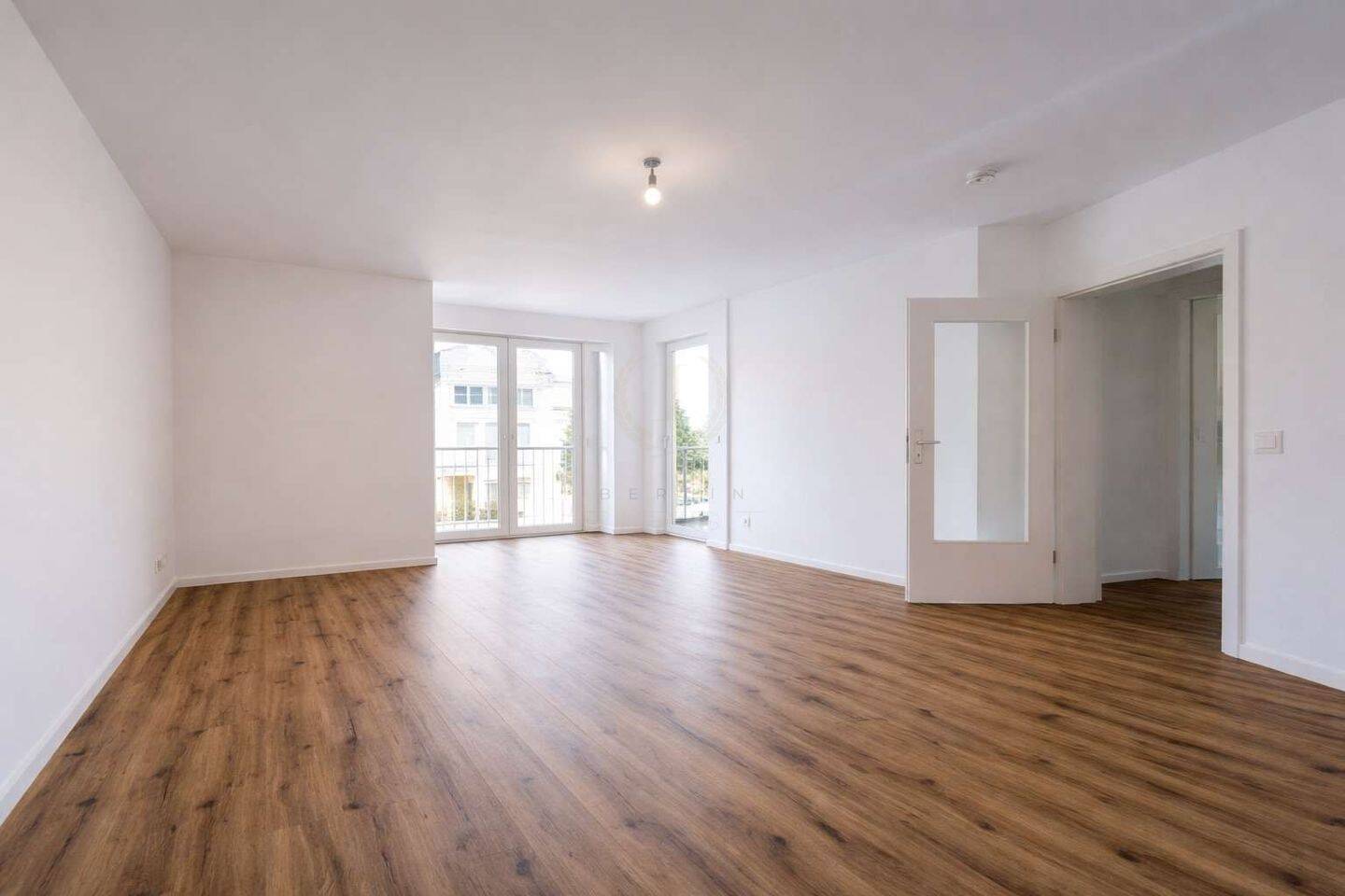 Modernisierte 1,5-Zimmer-Wohnung mit Balkon in gefragter Lage – nahe Adlershof & Flughafen BER, 12524 Berlin (Treptow-Köpenick Altglienicke Kleingartenanlage Falkenbrunn 1)