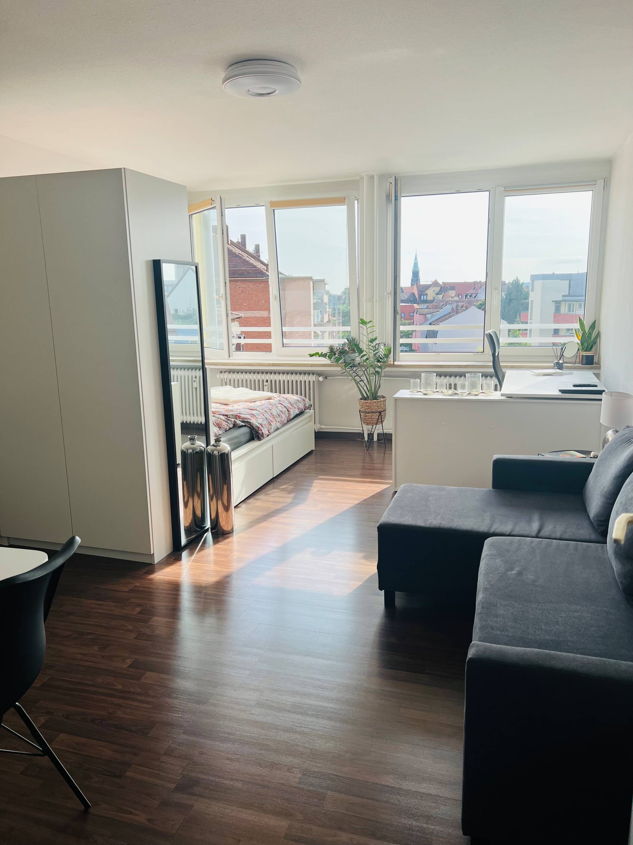 +++ HELLE, GEMÜTLICHE 1-ZIMMERWOHNUNG MIT GUTER ANBINDUNG MIT EINER KÜCHE +++, 90478 Nürnberg (Dutzendteich Gleißhammer Glockenhof Sankt Peter Zerzabelshof)