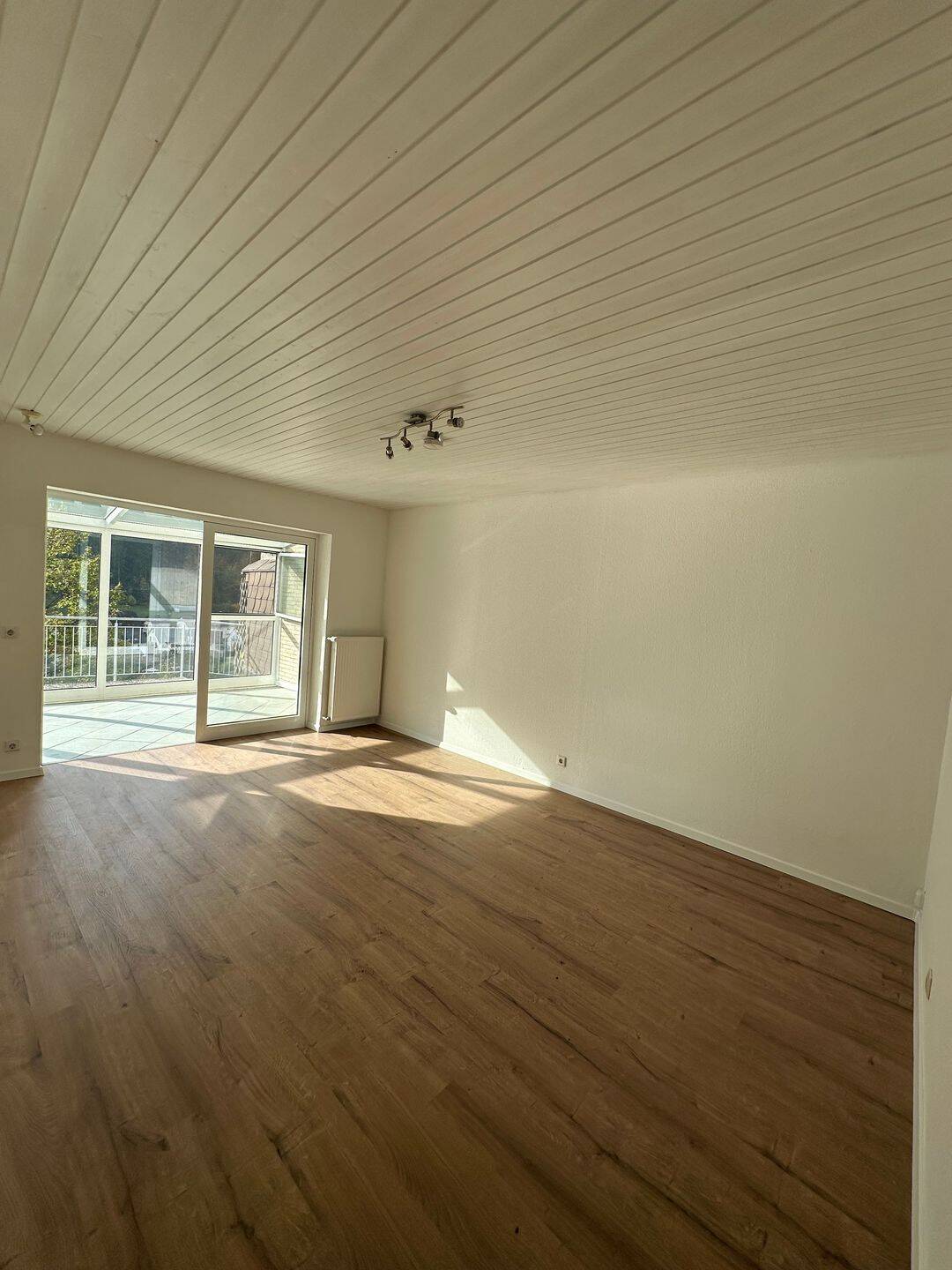 Frisch renovierte Wohnung mit Wintergarten und Terrasse, 75323 Bad Wildbad