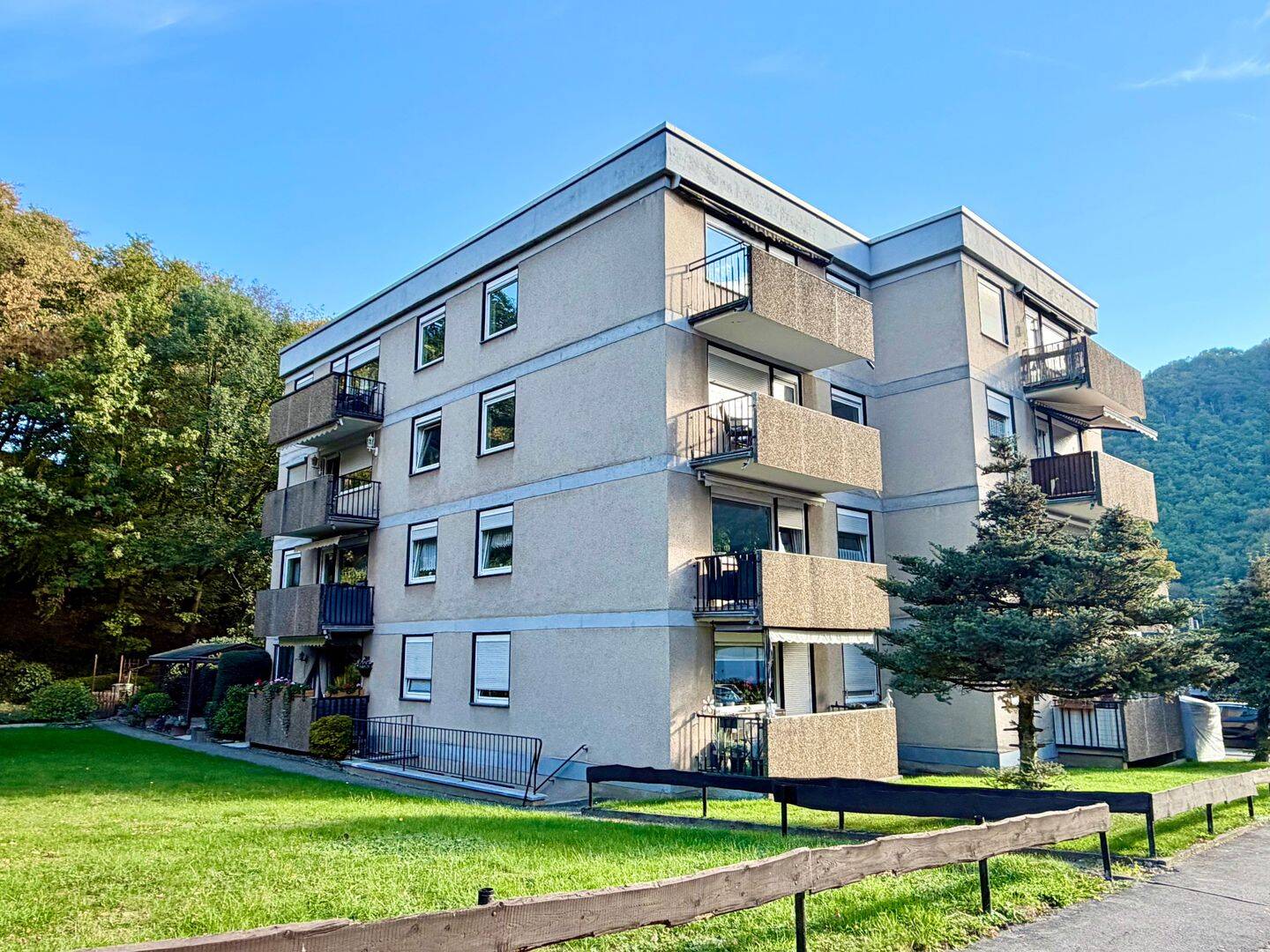 PLATZ FÜR IHRE IDEEN: GEPFLEGTE EIGENTUMSWOHNUNG MIT SÜDBALKON !!!, 58642 Iserlohn