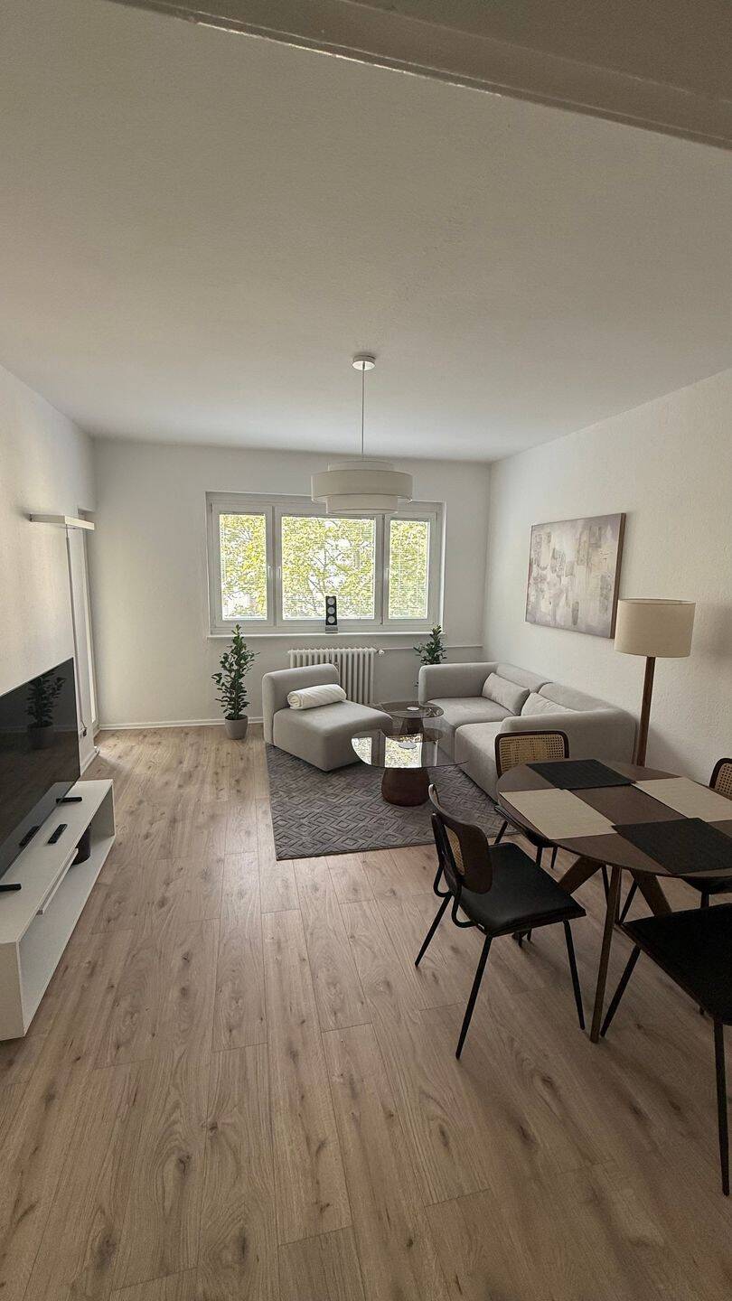 Befristet max. 18 Monate, frisch saniert, neu möbliert 3 Zi-Whg nahe Kudamm und Grunewald mit Homeoffice & Balkon, 14193 Berlin (Steglitz-Zehlendorf Dahlem Grunewald Nikolassee Schmargendorf)