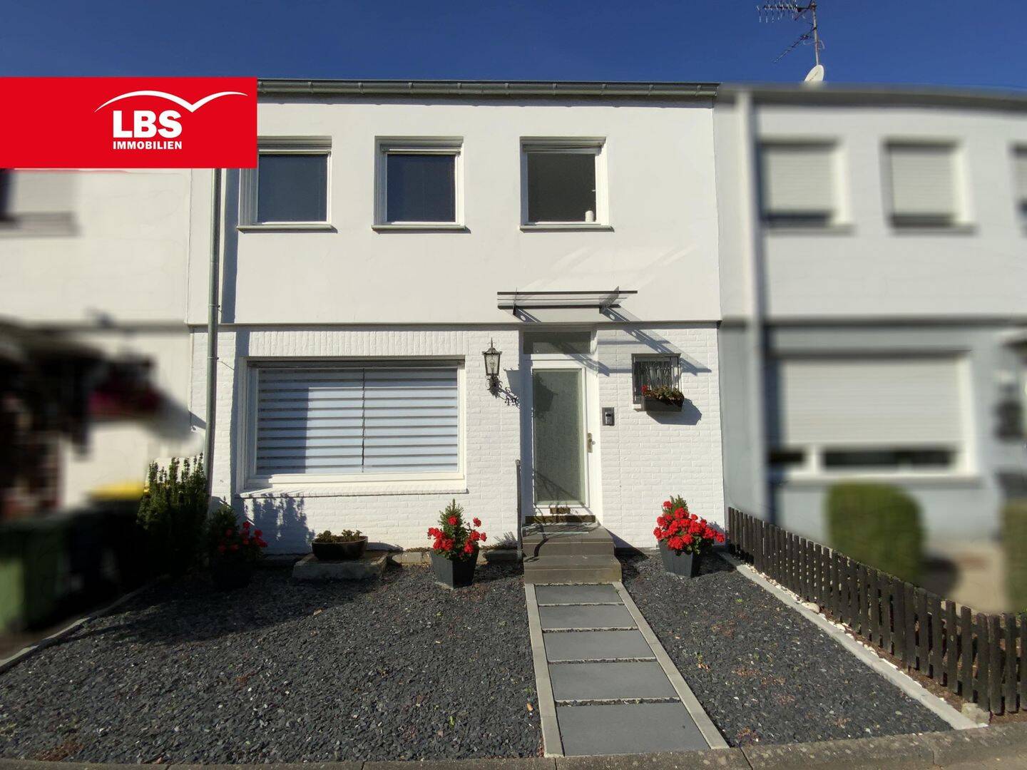 Gemütliches Reihenmittelhaus mit Garage, 52353 Düren