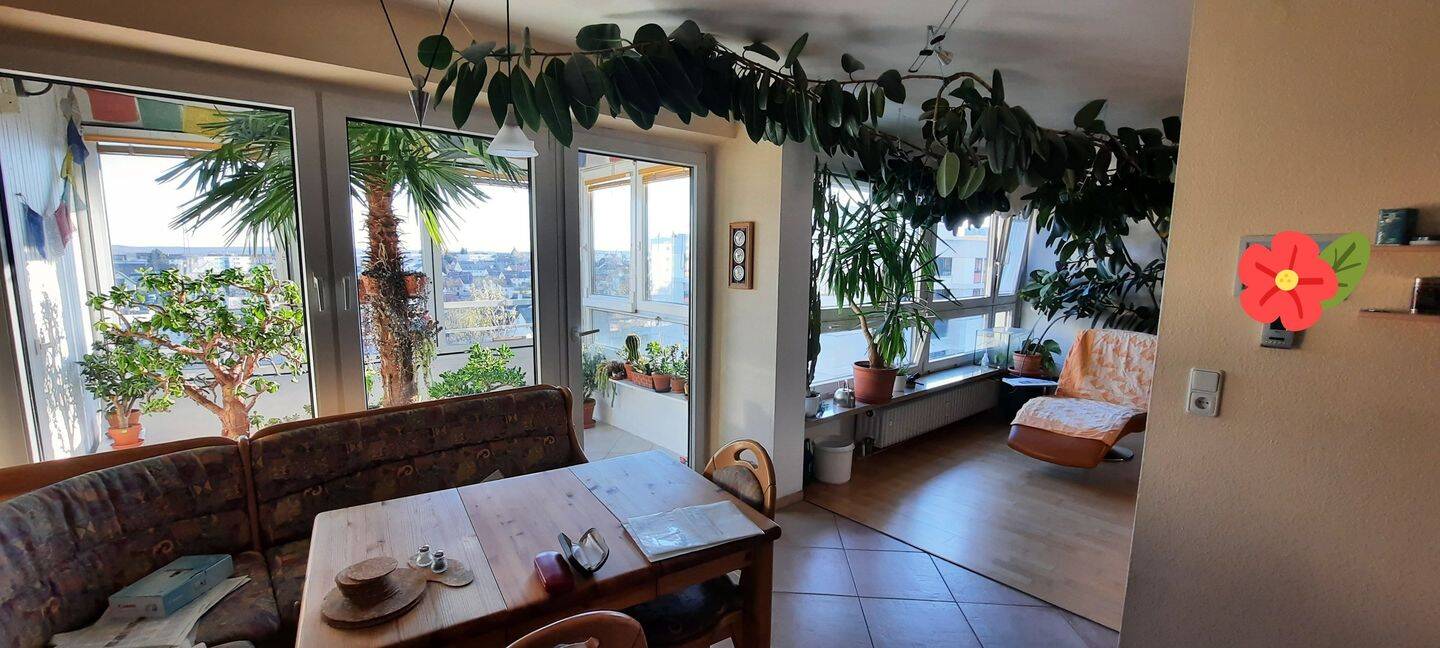 Sonnige 3 1/2-Zimmer-Wohnung in Aussichtslage., 71069 Sindelfingen