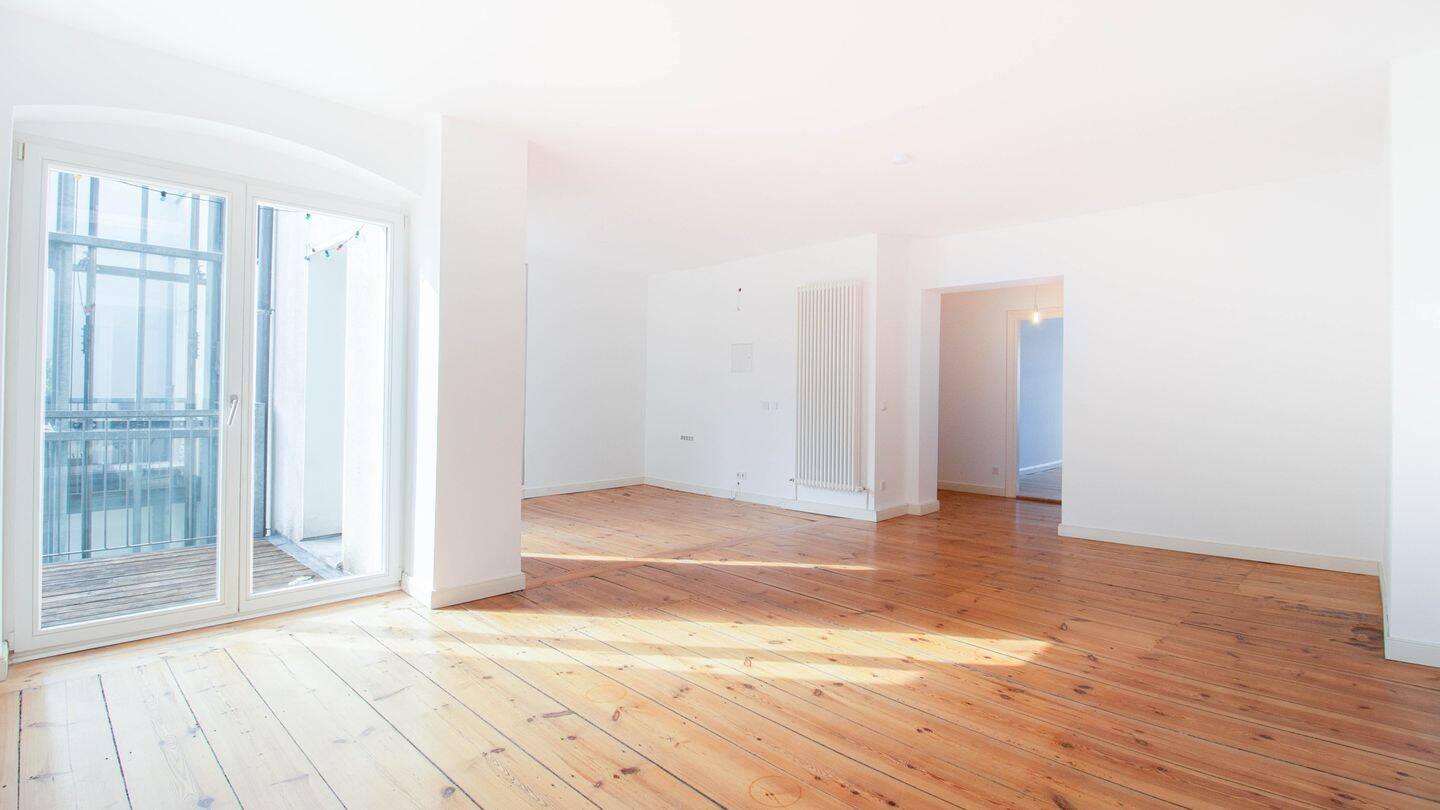 Bezugsfreie Altbauwohnung mit Balkon, Dielen und großzügigem Grundriss, 10829 Berlin (Tempelhof-Schöneberg Schöneberg)