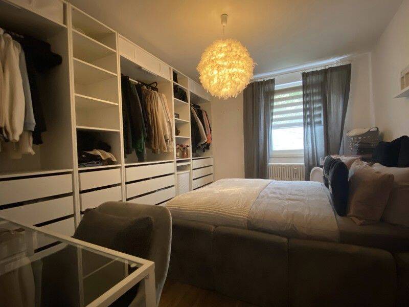 Zum 01.01- EG-Wohnung, modern, saniert, neues Bad, Möbelübernahme komplett möglich, 40599 Düsseldorf (Benrath Hassels Holthausen Reisholz)