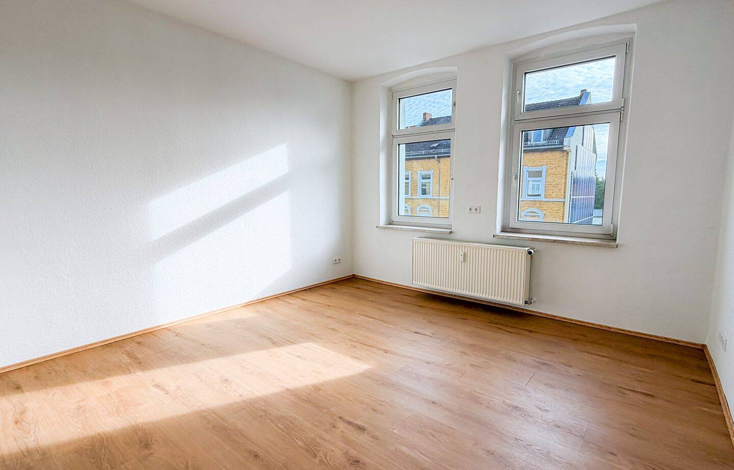 Frisch saniert und hell – 3-Zimmer-Wohnung mit gepflegtem Gemeinschaftsgarten, 6366 Köthen (Anhalt)