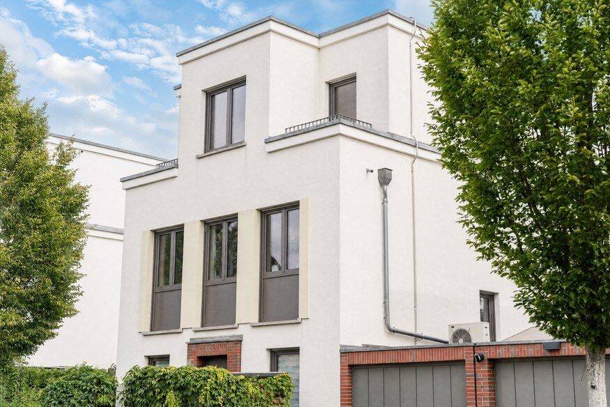 Freistehendes Einfamilienhaus am Naturschutzgebiet – KfW-55, Pool und ein Tor ins Grüne, 10318 Berlin (Treptow-Köpenick)