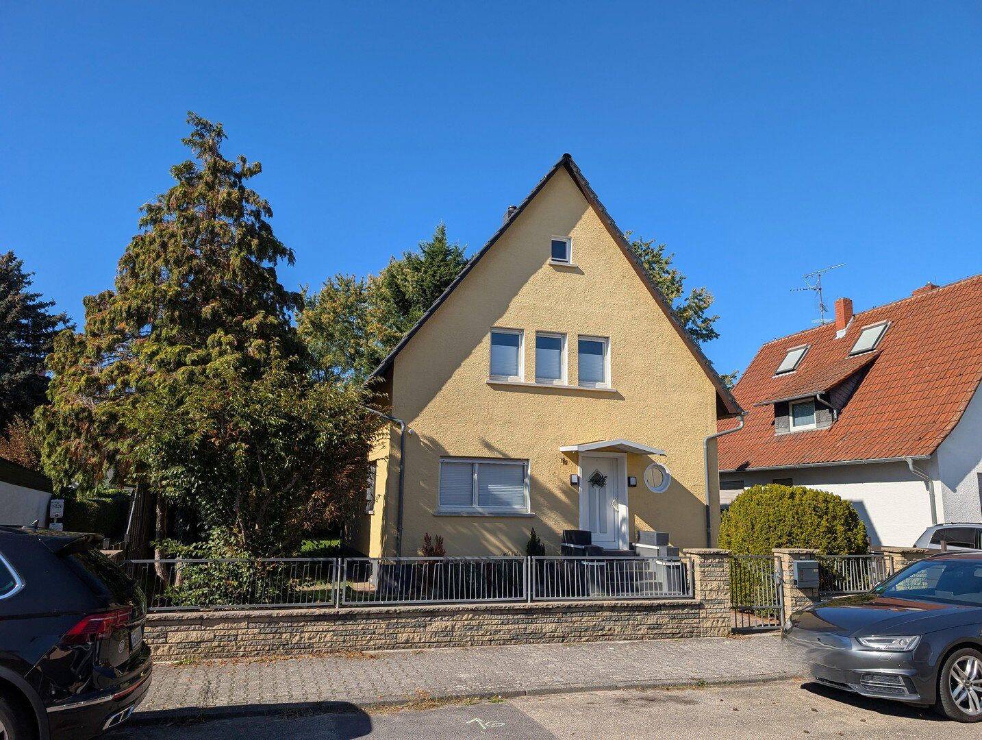 Gemütliches freistehendes Einfamilienhaus mit Garten in guter Wohnlage in Mörfelden Provisionsfrei, 64546 Mörfelden-Walldorf