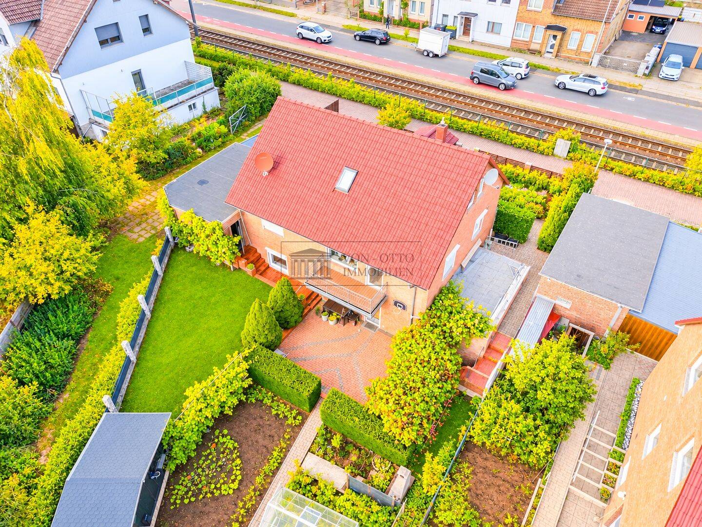 Ein Zuhause für Generationen – 7 Zimmer & Garten in Laatzen, 30880 Laatzen