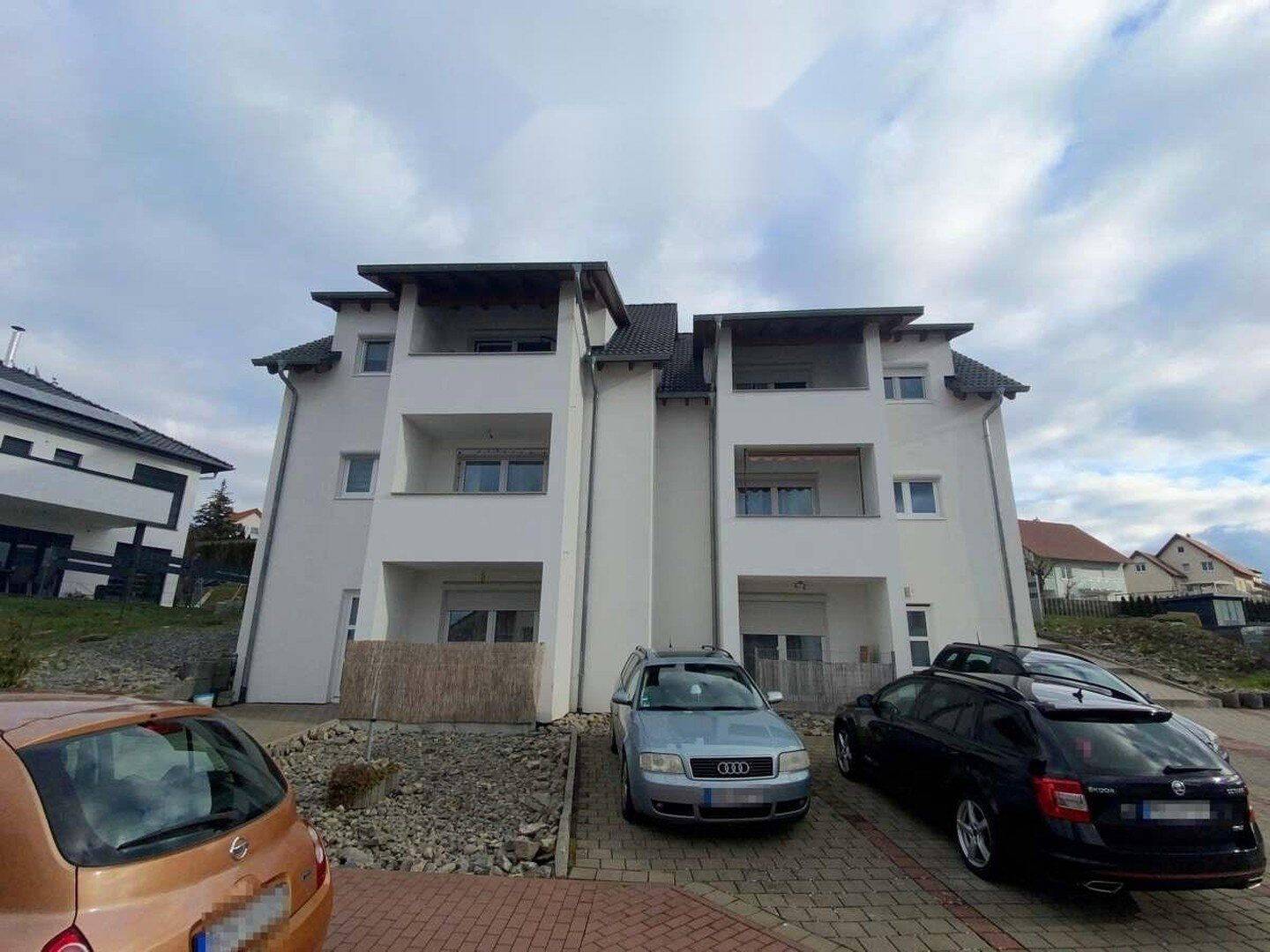 Wohnen auf 2 Ebenen: Helle 4,5-Zi.-Maisonette, 109 m², Loggia, Weitblick & Stellplatz in Osterburken, 74706 Osterburken