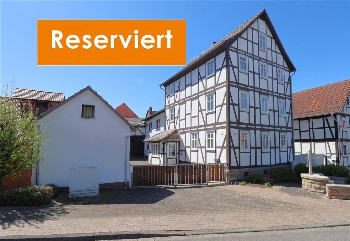 Charmantes Ein- bis Zweifamilienfachwerkhaus mit viel Platz und Potenzial, 37269 Eschwege