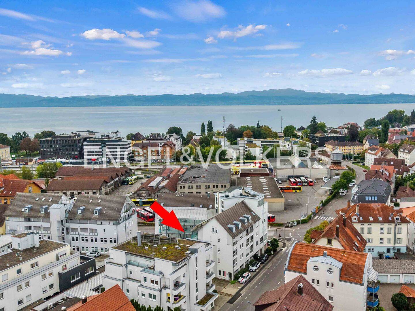 Erstbezug nach Modernisierung – Seenah und zentral gelegene 2,5-Zi-ETW mit Wintergarten und TG-Stellplatz, 88045 Friedrichshafen