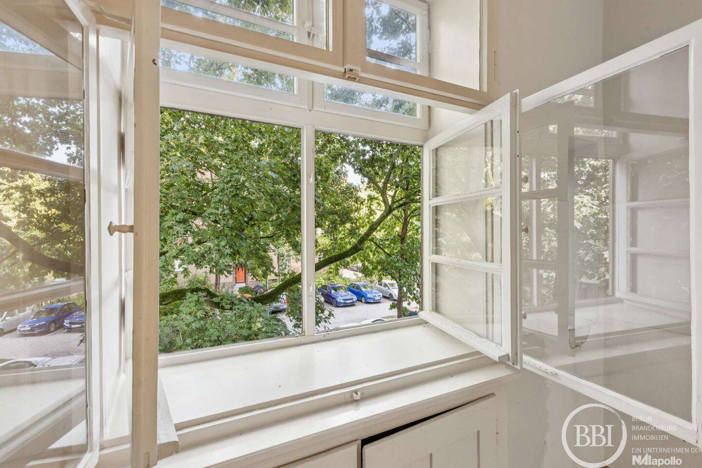 Loggia ins Grüne: 1,5-Zimmer-Altbau mit Wohnküche und Tageslichtbad in Reinickendorf, 13409 Berlin (Reinickendorf Gesundbrunnen Wedding)
