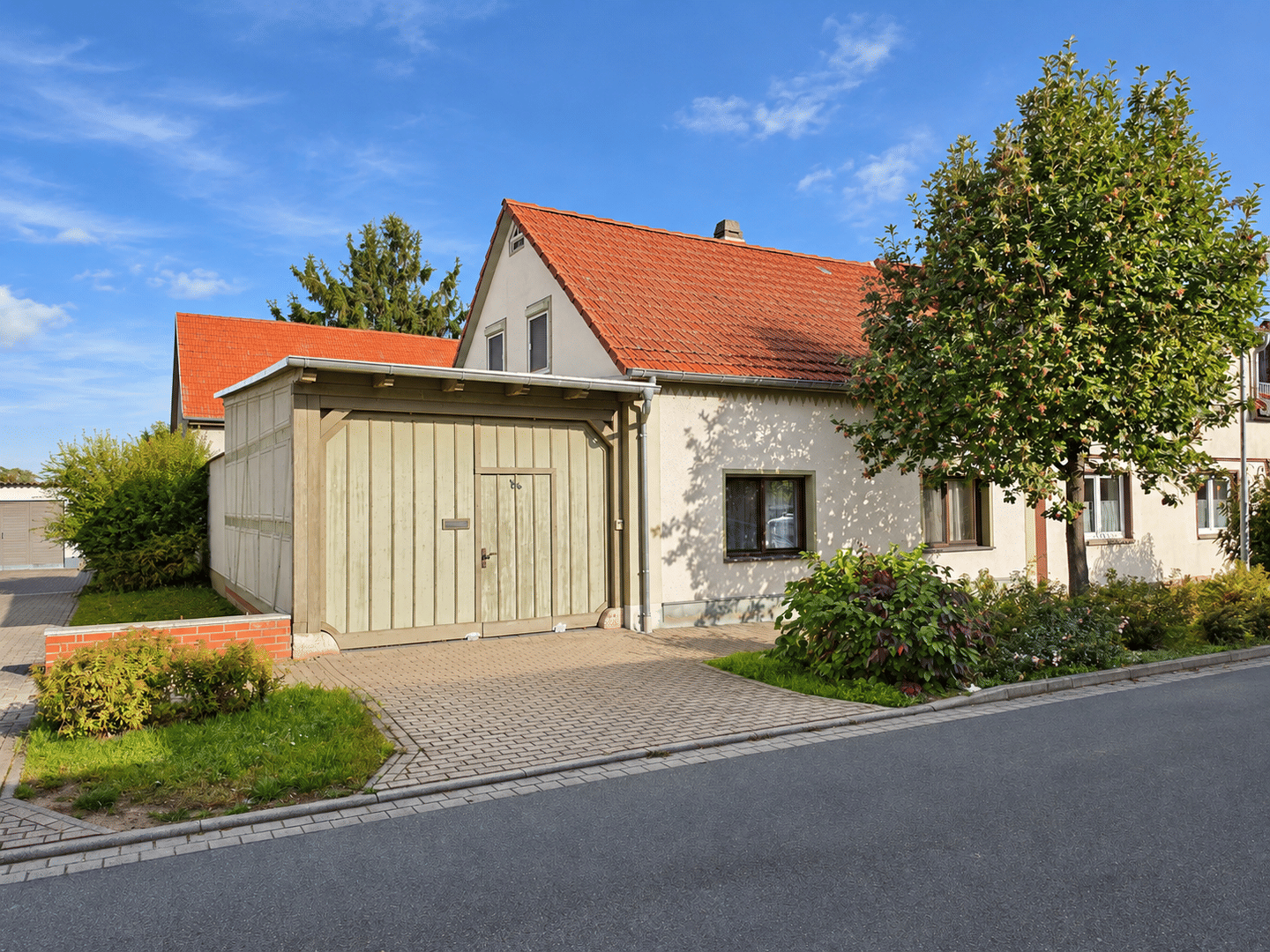 Großzügiges Wohnhaus mit weitläufigem Grundstück und vielseitigen Nebengebäuden, 99955 Herbsleben