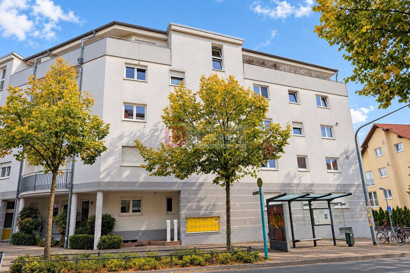 Top!! 3-Zimmer-Wohnung mit Balkon, Einbauküche und TG-Stellplatz, 60435 Frankfurt am Main
