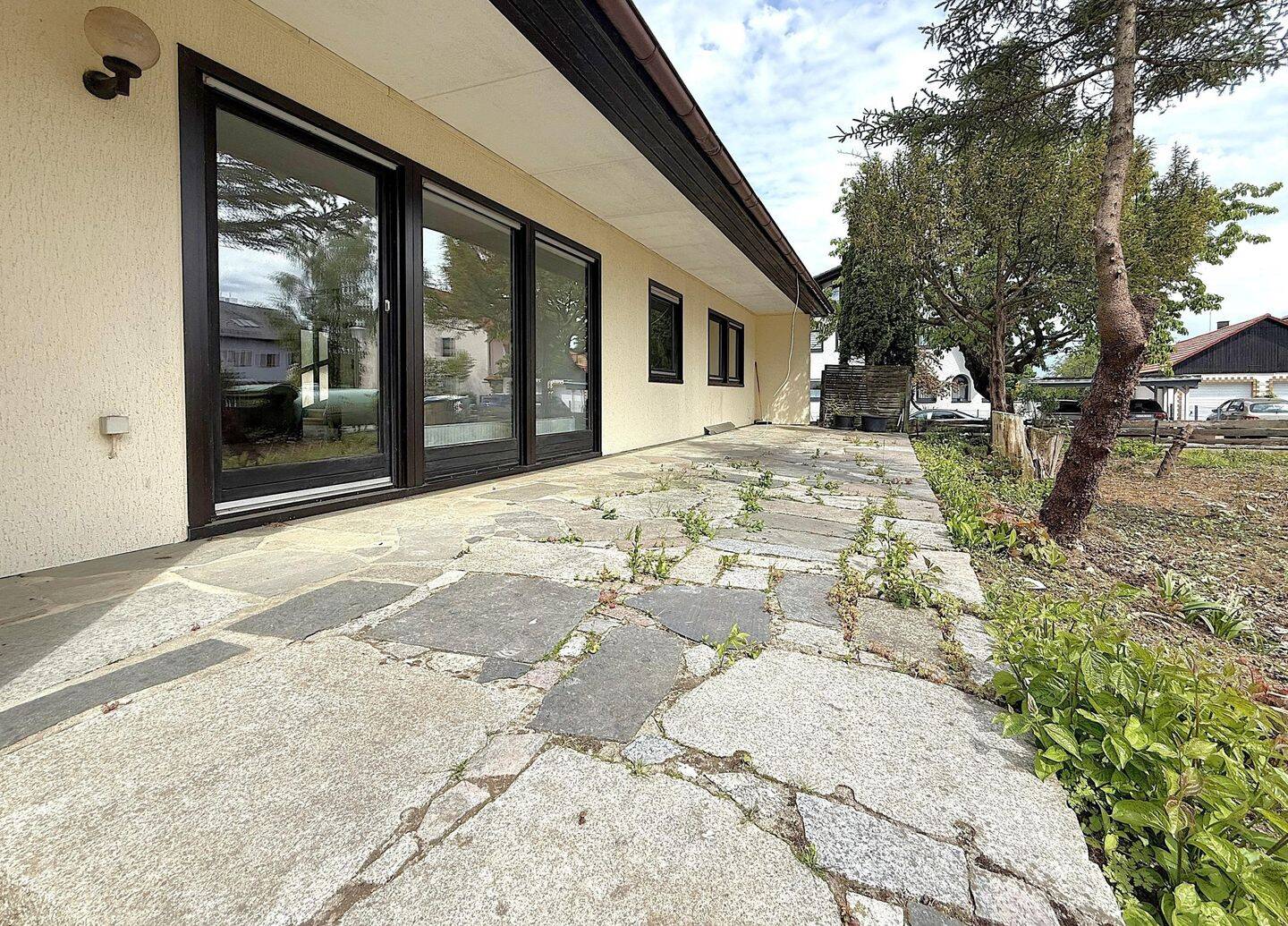 Vielseitige Immobilie mit weitläufigem Garten, großer Südterrasse und Potenzial für zwei Wohneinheiten, 91322 Gräfenberg