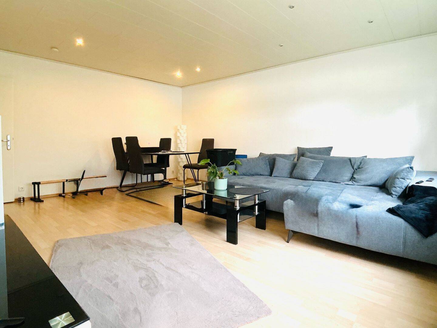 Gepflegte 2-Zimmer ETW mit Balkon, Garage und Keller in Stadtnähe – Frei ab 01.12.2026, 76437 Rastatt