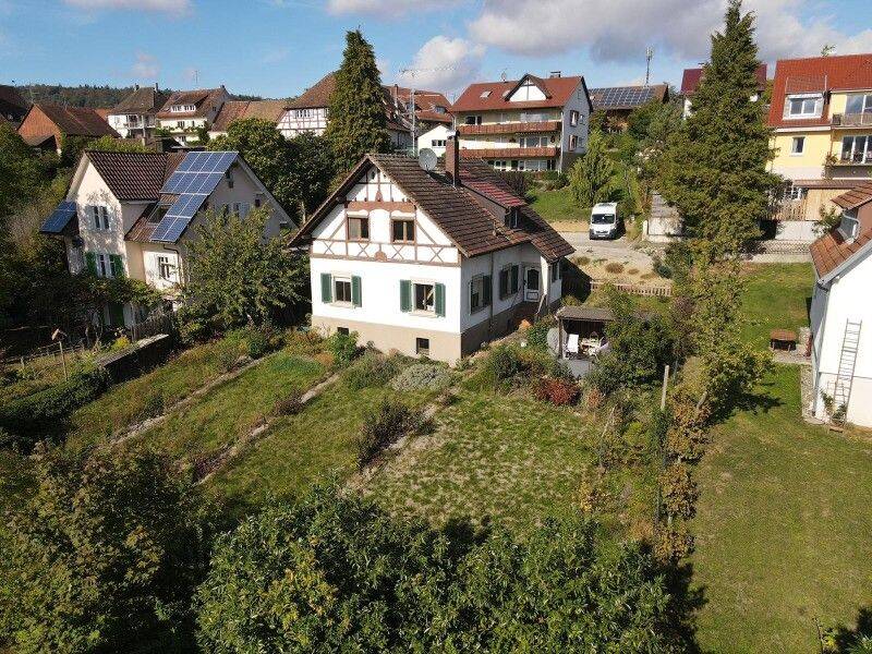 Sanierungsbedürftiges Einfamilienhaus mit Baugenehmigung für 4-Familienhaus im Sanierungsgebiet, 78337 Öhningen