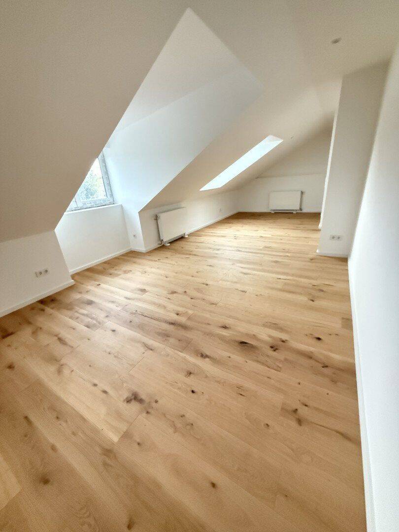 *Neubau* Helle 2-Zi. Whg im DG mit Einbauküche, Dachgauben + Dachfenster, 85356 Freising