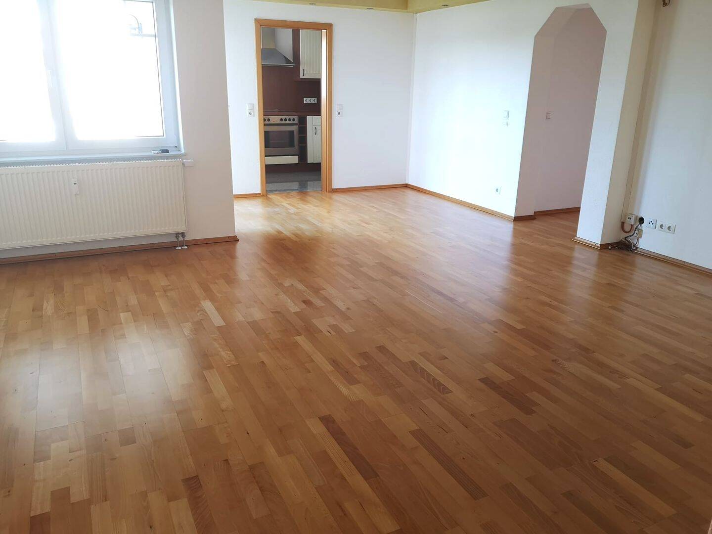 Sofort beziehbare, sehr gepflegte, zentral gelegene 3,5-Zi.-OG-Whg. mit Balkon und TG-Platz, 88079 Kressbronn am Bodensee