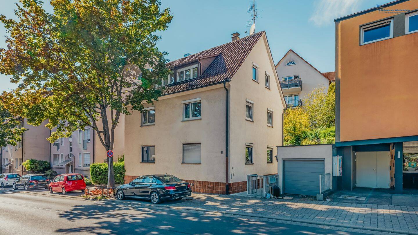 Leerstehendes Dreifamilienhaus in Stuttgart-Obertürkheim – Renovierungsobjekt mit Potenzial, 70329 Stuttgart (Hedelfingen Obertürkheim Rohracker Uhlbach)