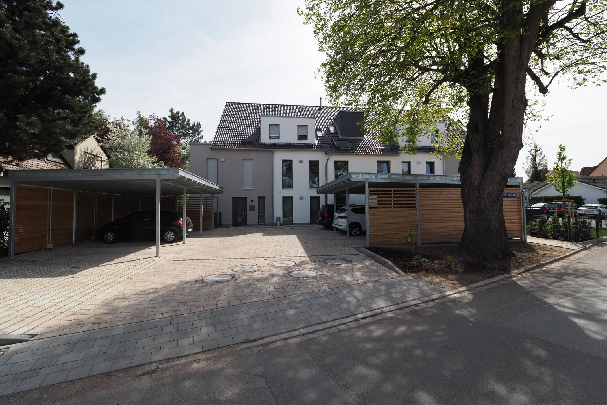 Moderne 2-Zimmer-Wohnung mit Balkon, Stellplatz und EInbauküche, 91058 Erlangen (Bruck Eltersdorf Erlangen-Süd Sebaldussiedlung Tennenlohe)