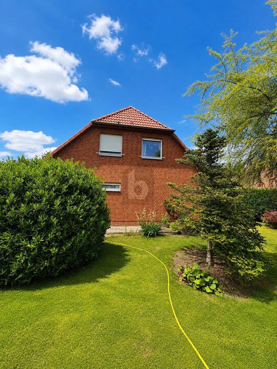 CHARMANTES FAMILIENDOMIZIL MIT TOLLEM GARTEN, 39590 Tangermünde