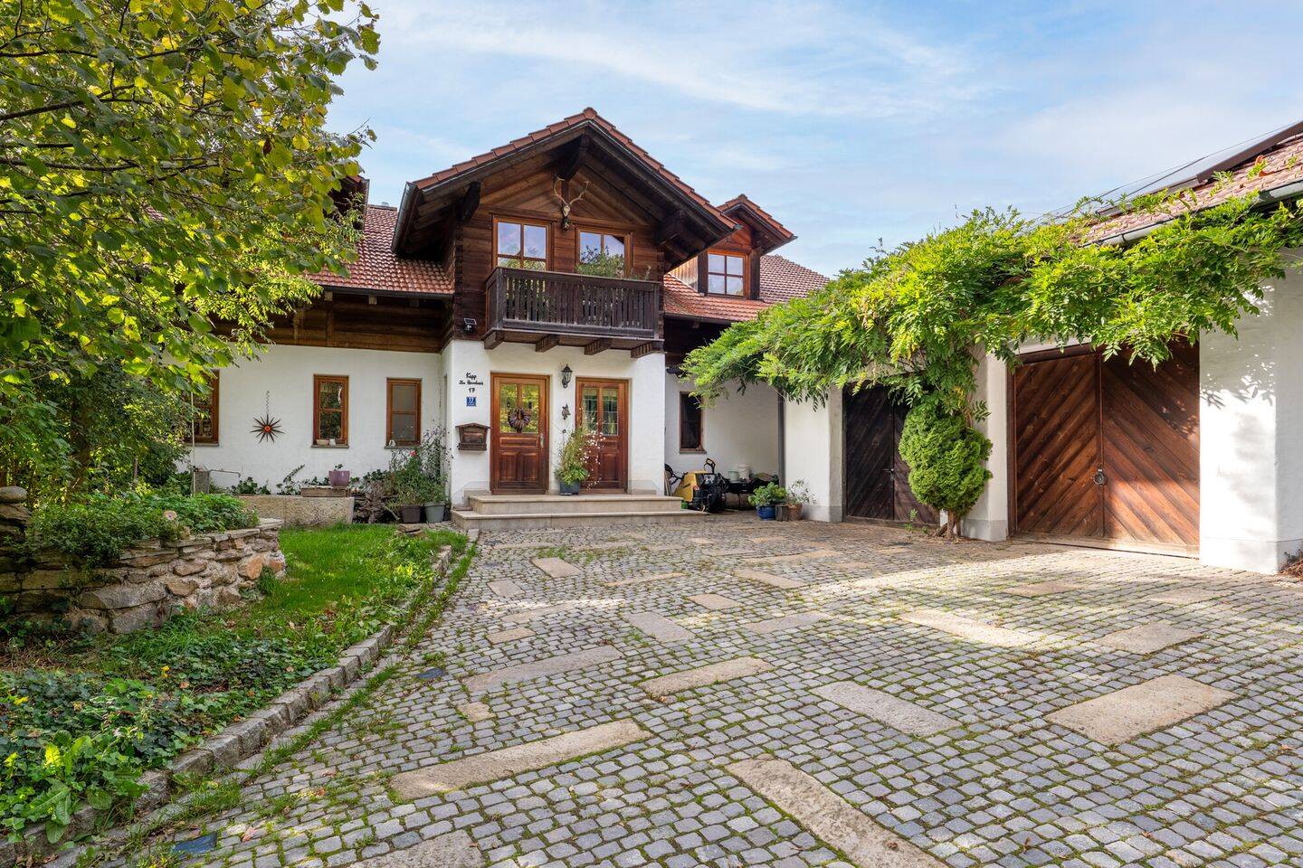Großzügiges Wohnen mit Loftcharakter & Naturblick – besonderes Einfamilienhaus bei Bad Kötzting!, 93444 Bad Kötzting