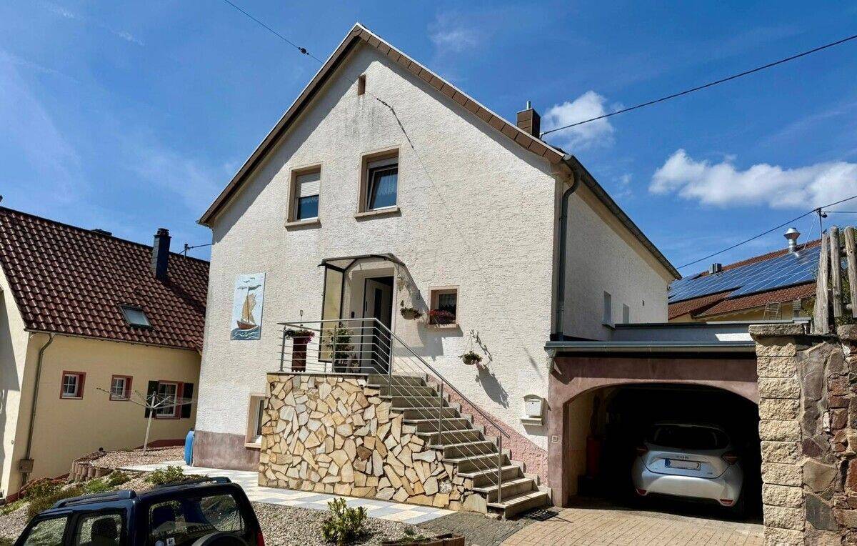 Gepflegtes Einfamilienhaus mit Garten und Garage in ruhiger Lage von Mettlach- Saarhölzbach, 66693 Mettlach