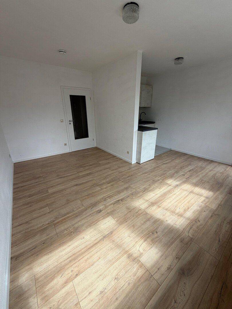 Gemütliches helles Appartement in bester Lage mit Balkon, 39179 Barleben