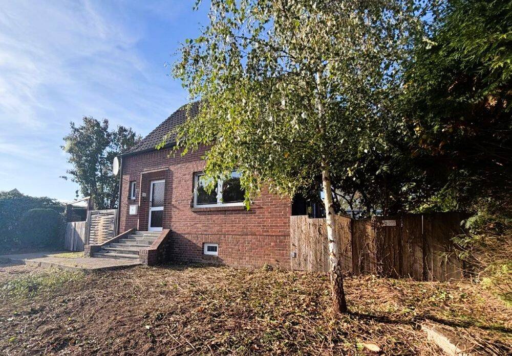 Freistehendes Einfamilienhaus mit großem Grundstück und viel Gestaltungspotenzial in Niederkrüchten, 41372 Niederkrüchten