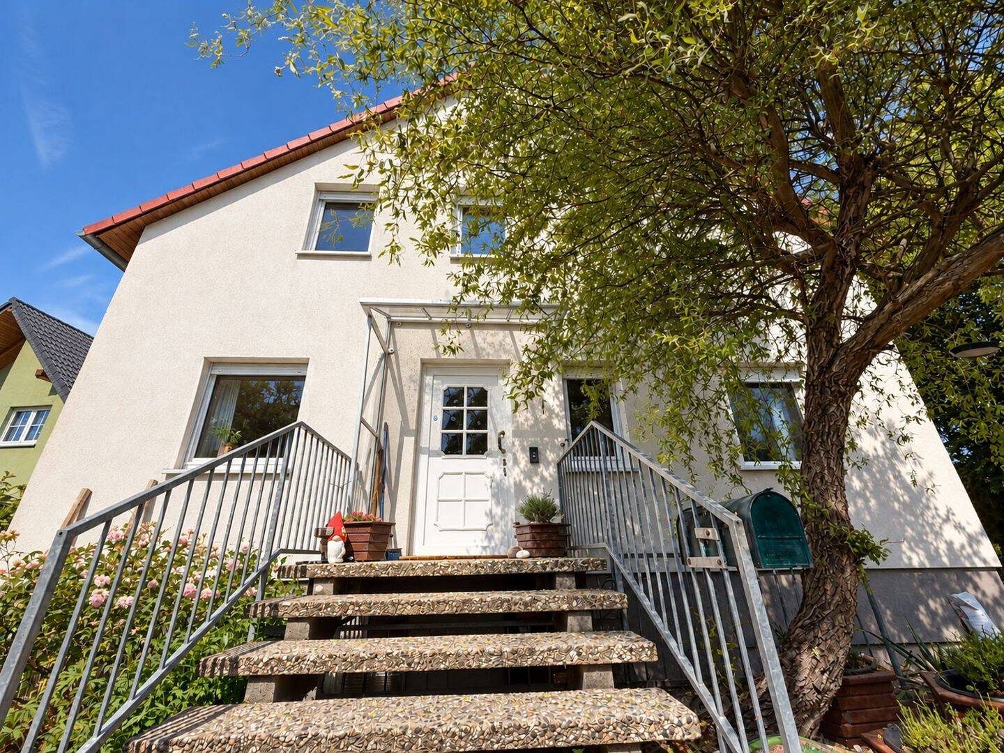 Bezugsfreies Familienhaus mit Gartenidylle, großzügigem Wohngefühl, Balkon und sonniger Terrasse, 4159 Leipzig (Lützschena-Stahmeln Möckern Wahren)