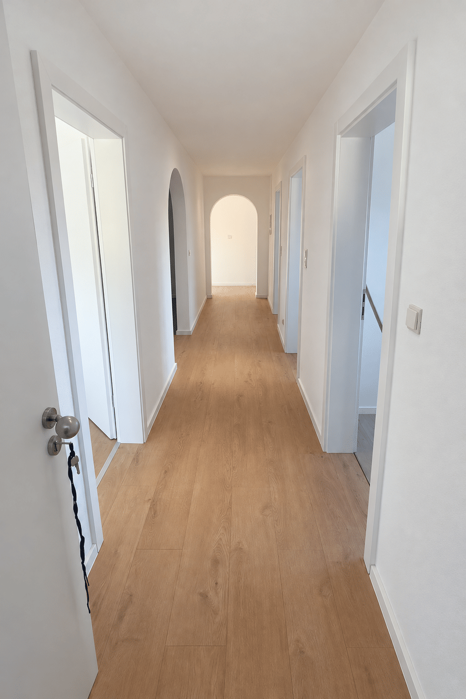 # Großzügige, frisch renovierte 4-Zimmer-Wohnung mit Südbalkon – 115 m² – ab sofort verfügbar, 84069 Schierling