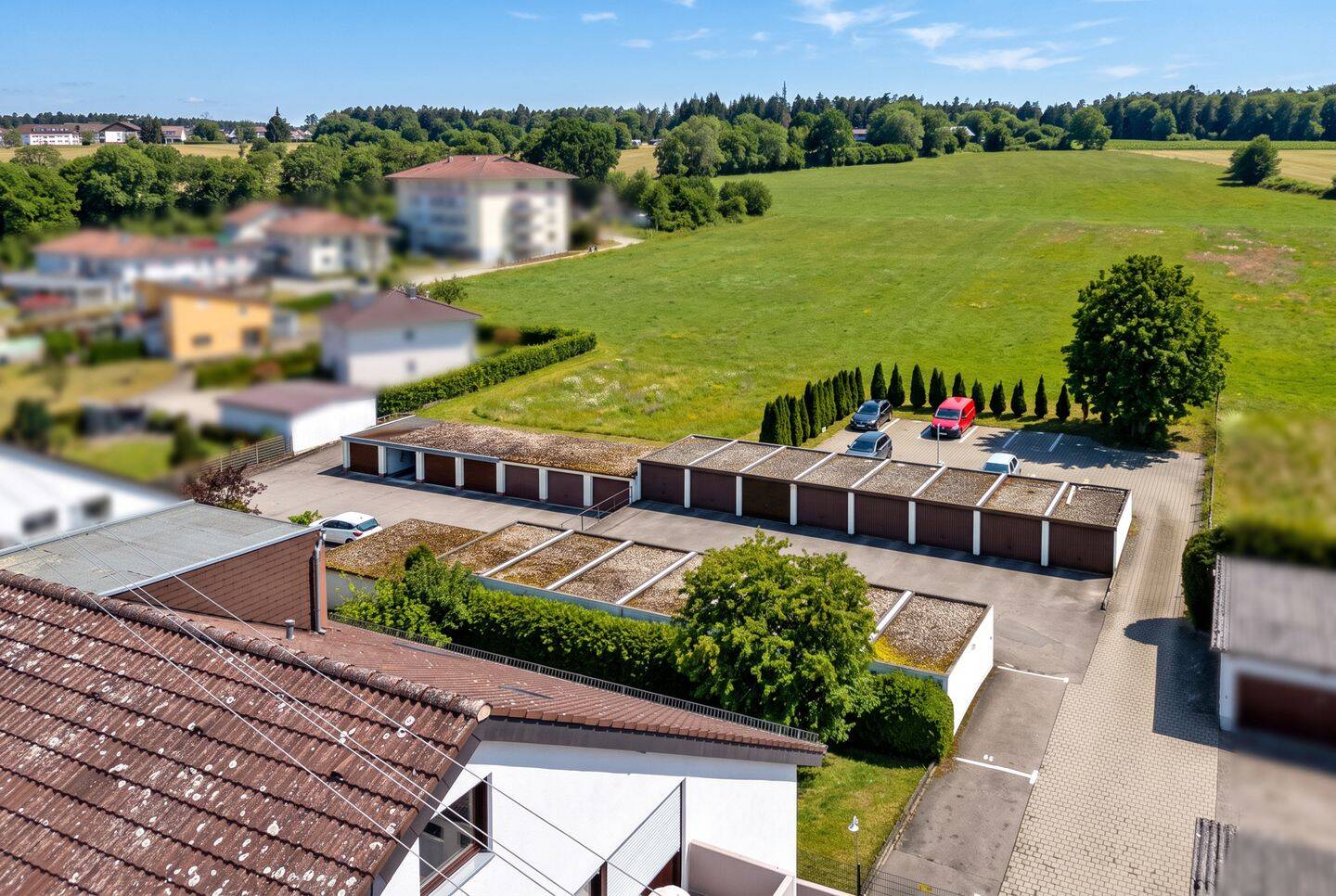 Sicher investieren: Vermietete 2-Zimmer-Wohnung in ruhiger Lage mit Balkon und Aufzug, 75328 Schömberg