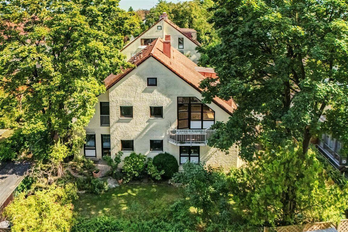 Ganz oben. Ganz besonders. Maisonette mit Galerie & Balkon, 81673 München (Berg am Laim)