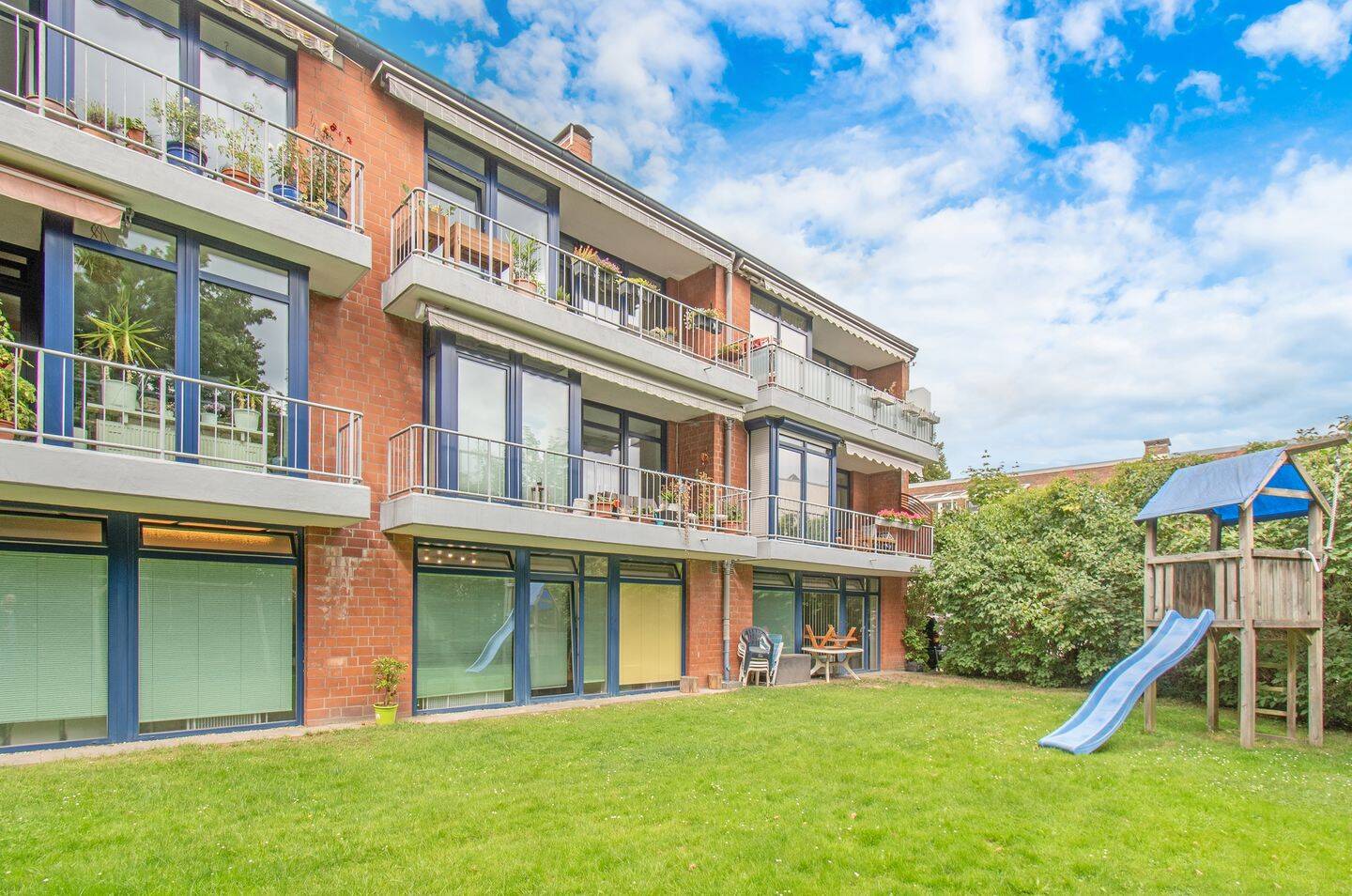 Großzügige Maisonette mit 111 m² – Potenzial für 4 Zimmer & individuelle Gestaltung, 22525 Hamburg (Eimsbüttel Bahrenfeld Eidelstedt Lurup Stellingen)
