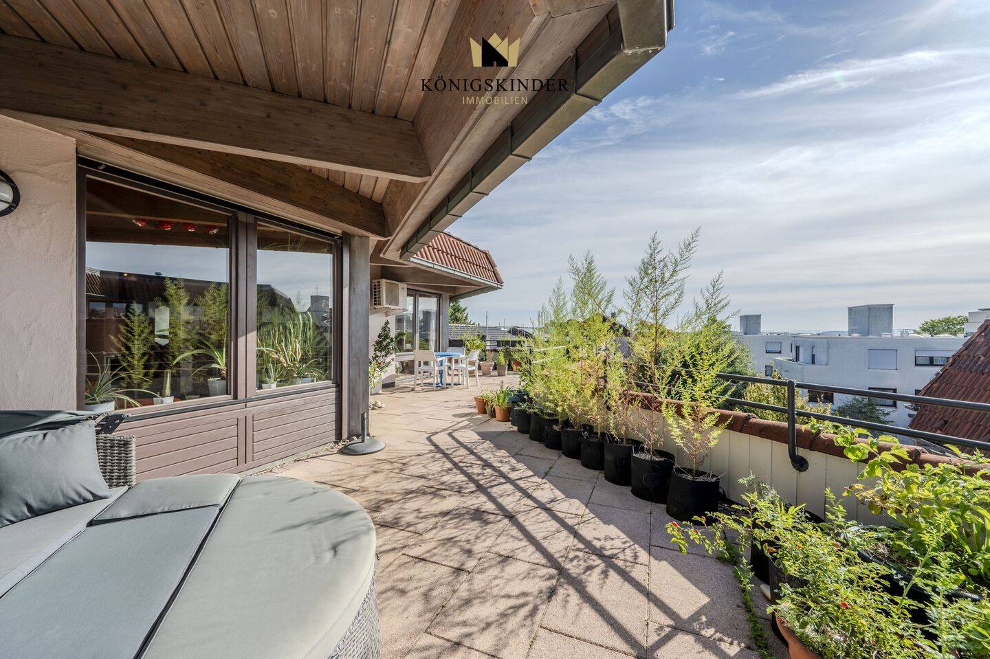 Sonnige 4,5-Zimmer-Dachgeschosswohnung mit traumhafter Dachterrasse und Blick ins Grüne, 71101 Schönaich