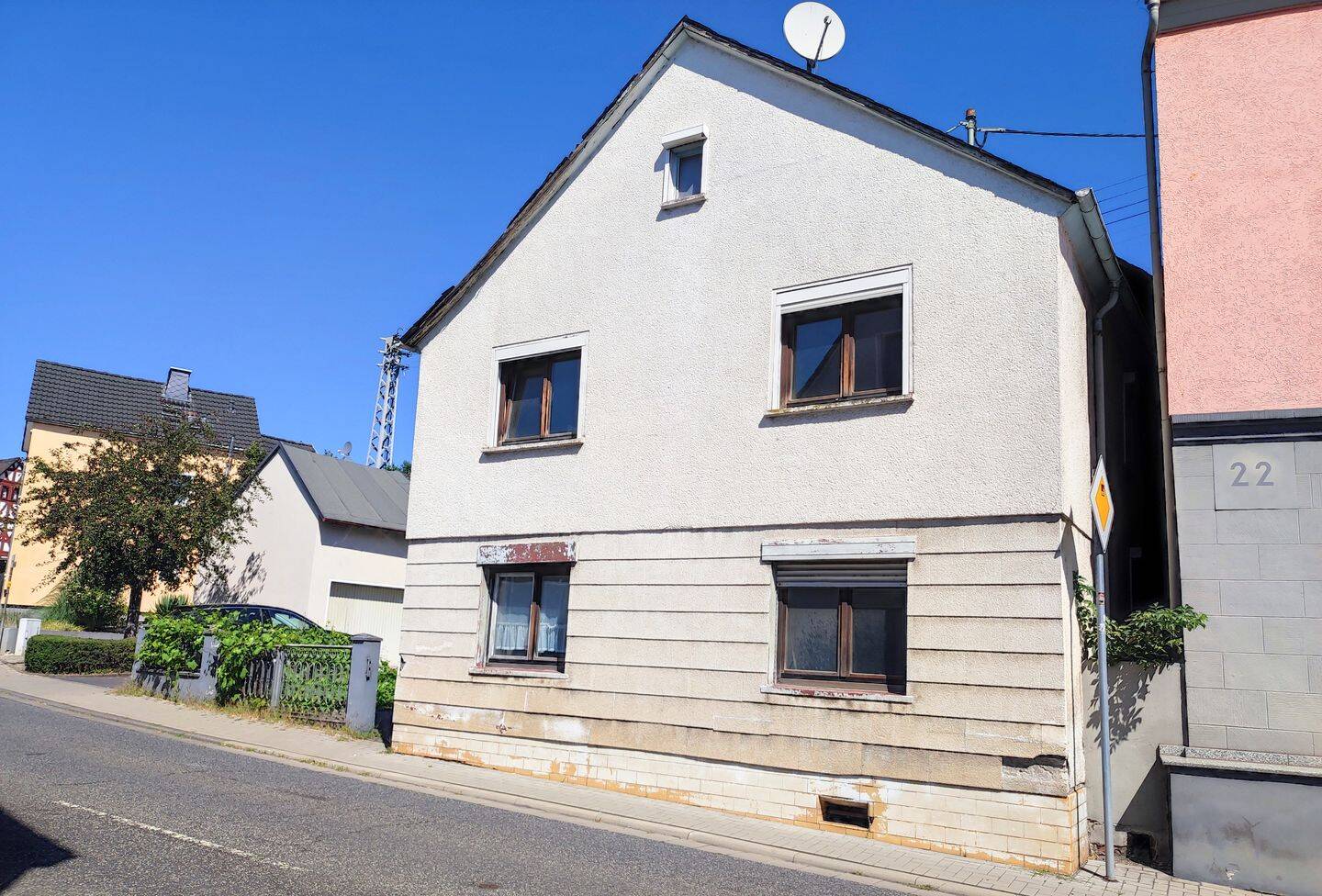 Einfamilienhaus sanierungsbedürftig – zentral in 65604 Elz, 3 km A3, 65604 Elz