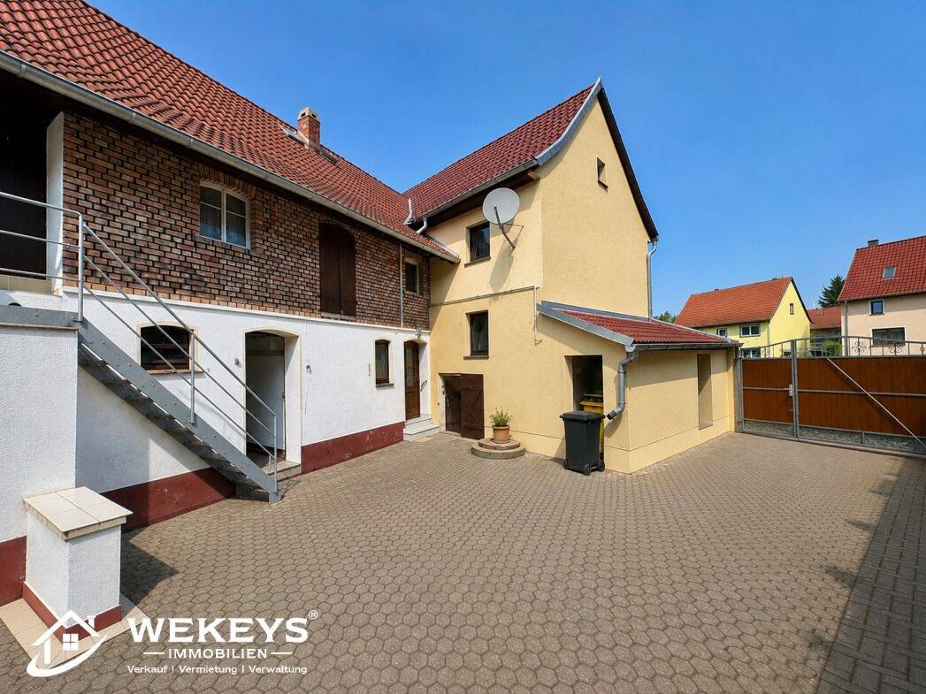 Einfamilienhaus mit geschütztem Innenhof, Garage und viel Gestaltungspotenzial, 99628 Buttstädt