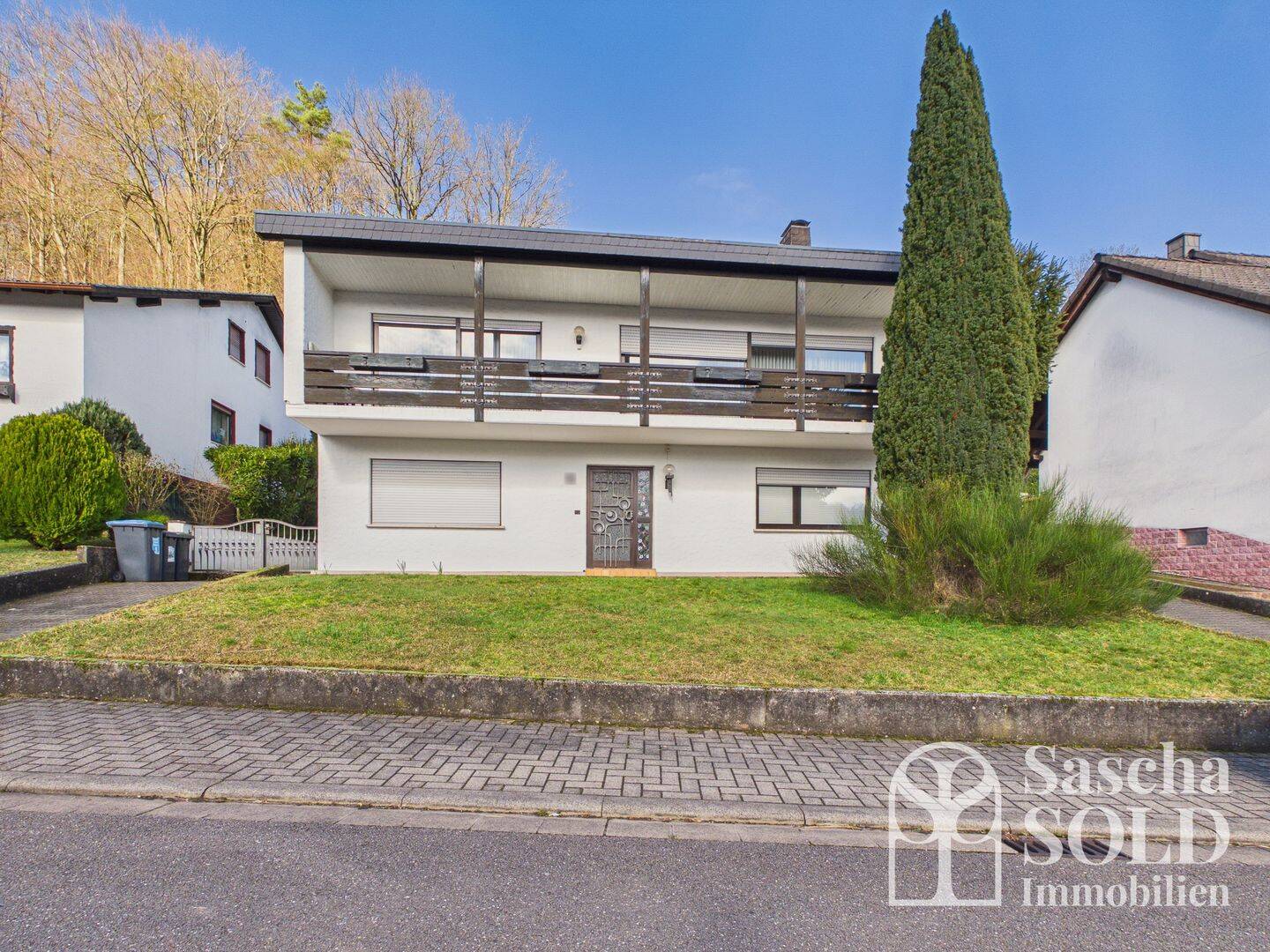 Großes Einfamilienhaus in begehrter Lage von Oberwürzbach, St. Ingbert mit Terrasse und Südbalkon, 66386 St. Ingbert (Sankt Ingbert)