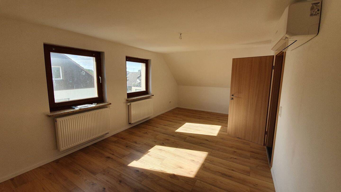 moderne 3 Zimmer Wohnung DG EBK Badewanne, 31515 Wunstorf