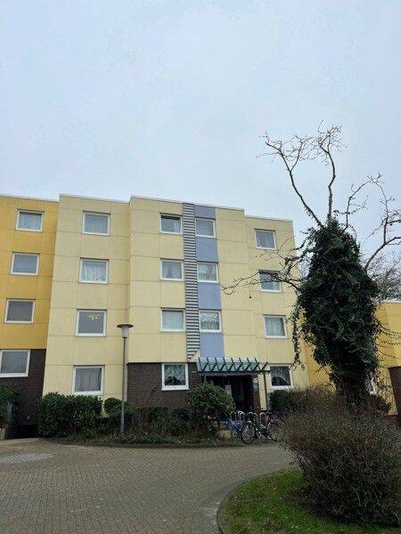 Stop! Interessante 3-Zimmer-Wohnung mit neuem Bad, 28779 Bremen (Blumenthal Lüssum-Bockhorn)
