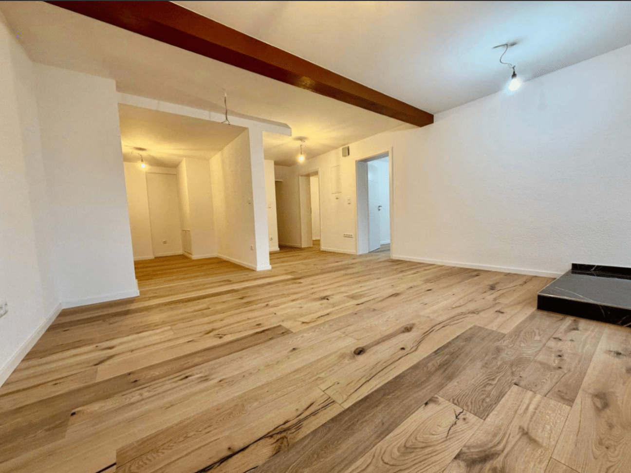 Erstbezug nach Kernsanierung: Helle 4-Zimmer-Wohnung in Wolkersdorf, 91126 Schwabach
