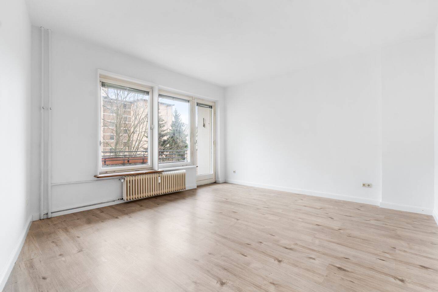 Gepflegte 2-Zimmer-Wohnung mit Balkon, Aufzug und Tageslichtbad, 10717 Berlin (Charlottenburg-Wilmersdorf Wilmersdorf)