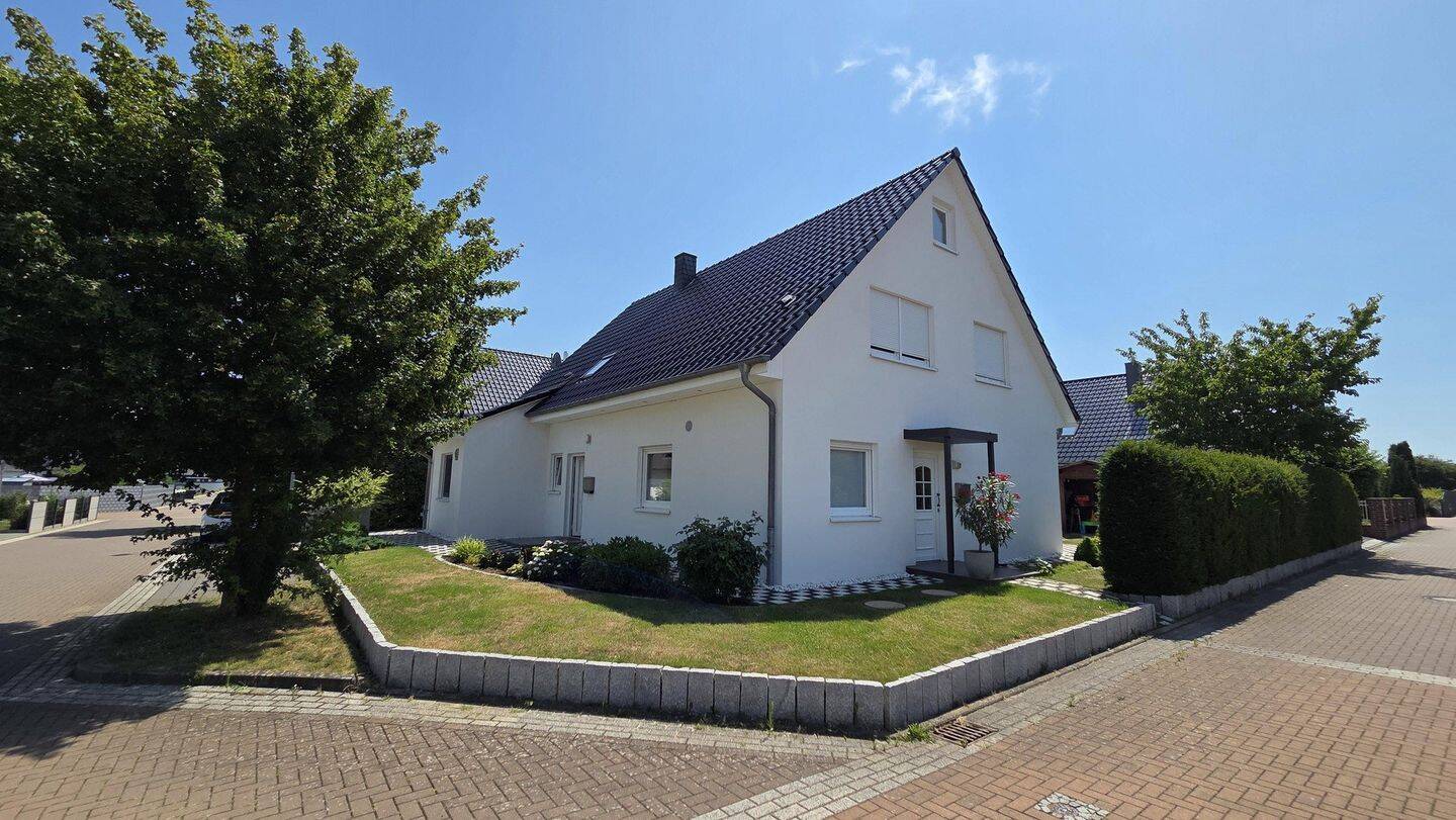 schickes Einfamilienhaus mit Einliegerwohnung, 31174 Schellerten