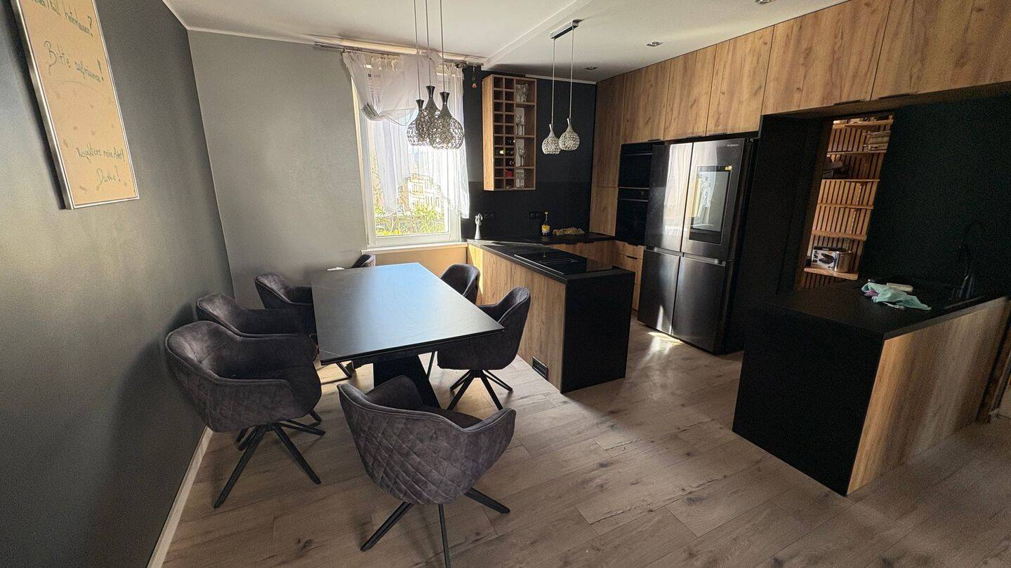 Großzügiges Einfamilienhaus mit über 300 m² Wohnfläche – viel Raum und vielseitiges Potenzial, 8412 Werdau