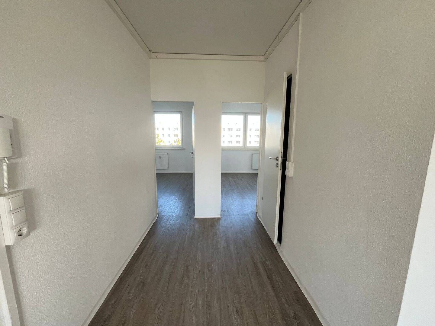 Großer Balkon, 2 Bäder – Traumwohnung sofort bezugsfertig, 6132 Halle (Saale) (Ammendorf-Beesen Planena Radewell-Osendorf Silberhöhe)