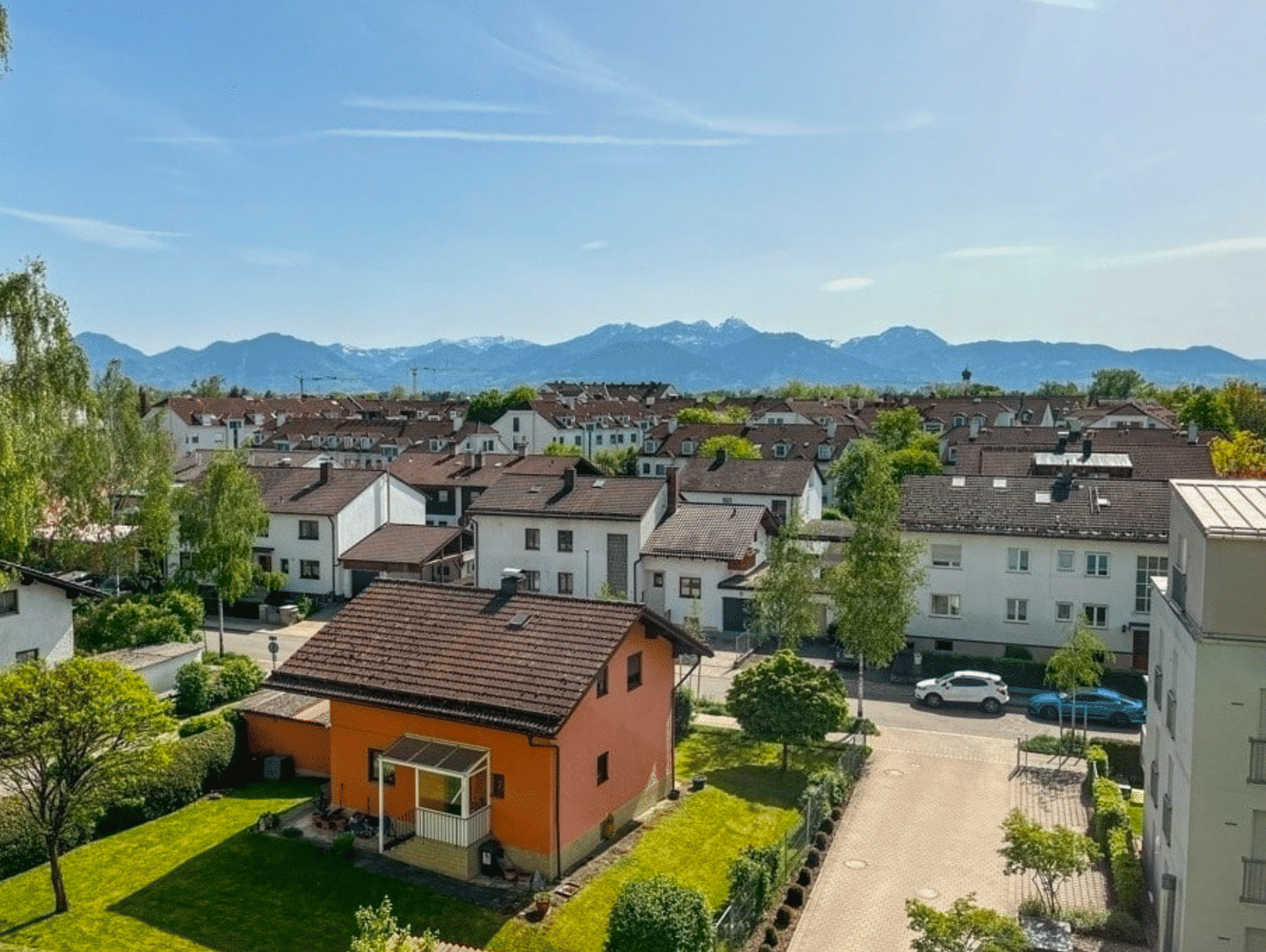 Helle 2-Zimmer-Wohnung mit herrlichem Bergblick und Südwest-Loggia in Rosenheim, 83026 Rosenheim (Aising Happing Pang Süd)